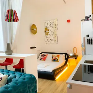 https://homesuite-sul-lago.it-lombardy.com